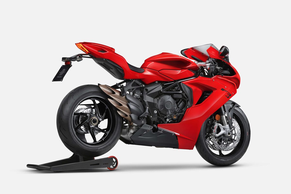F3_R_RED_STUDIO_8-2-1.jpg
